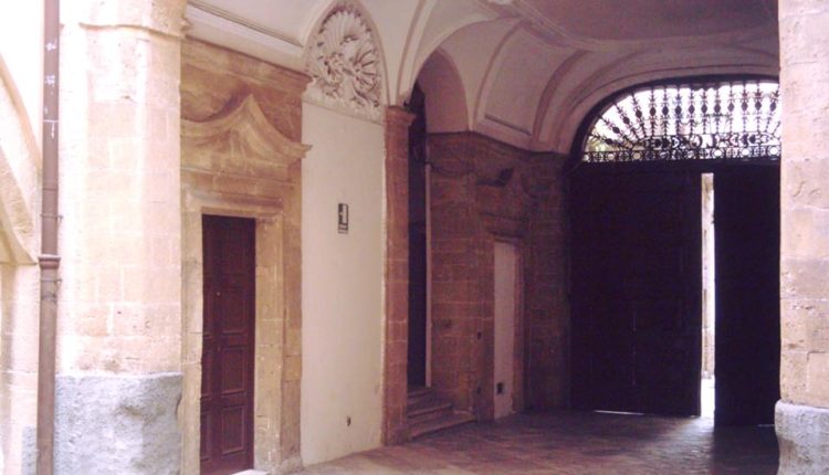 palazzo galeota 1 750x430 1 - Hotel Akropolis